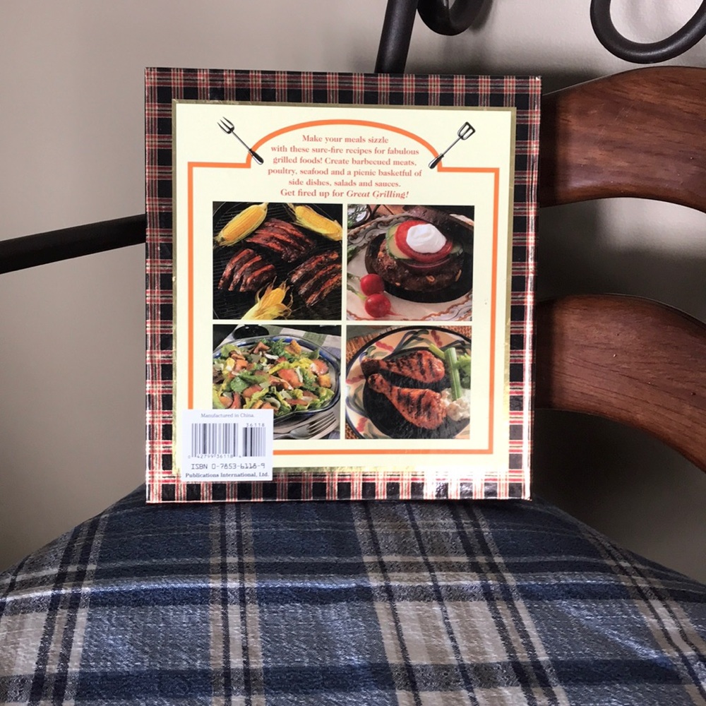 NWT Hard Cover 3-ring Binder Grilling Cookbook - Picture 2 of 6